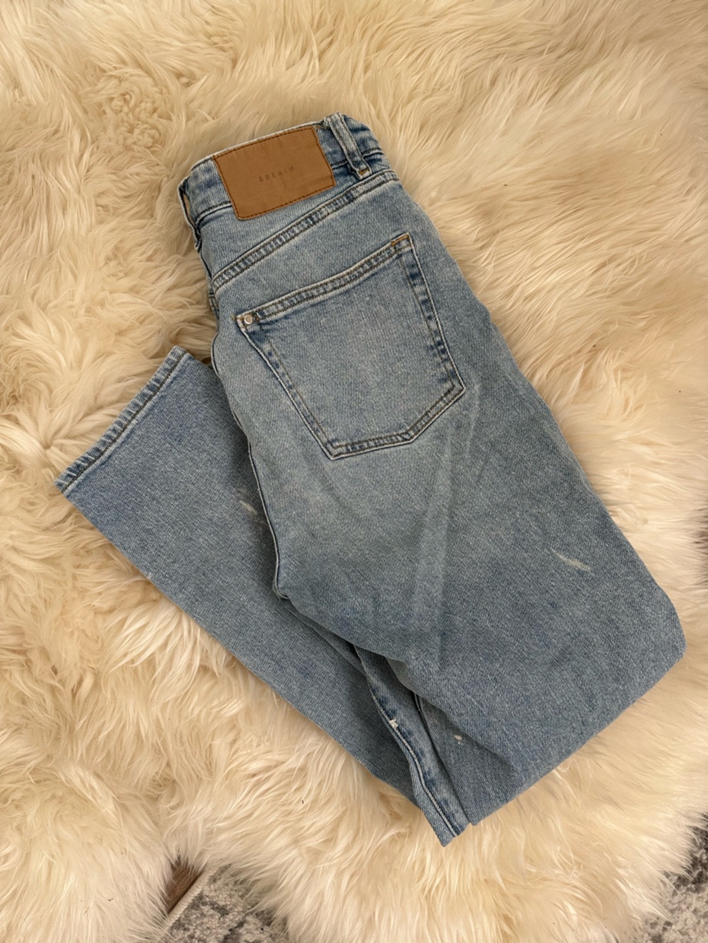 H&M Women's Light Blue High-Rise Jeans